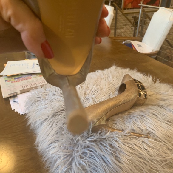 Golden pump - Picture 6 of 8